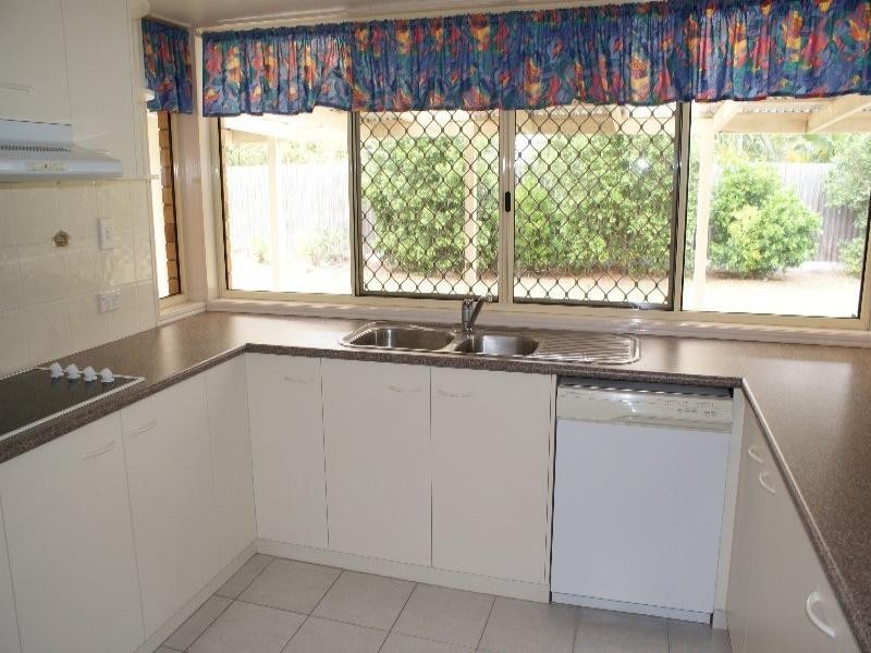 12 Amronel St, Innes Park QLD 4670