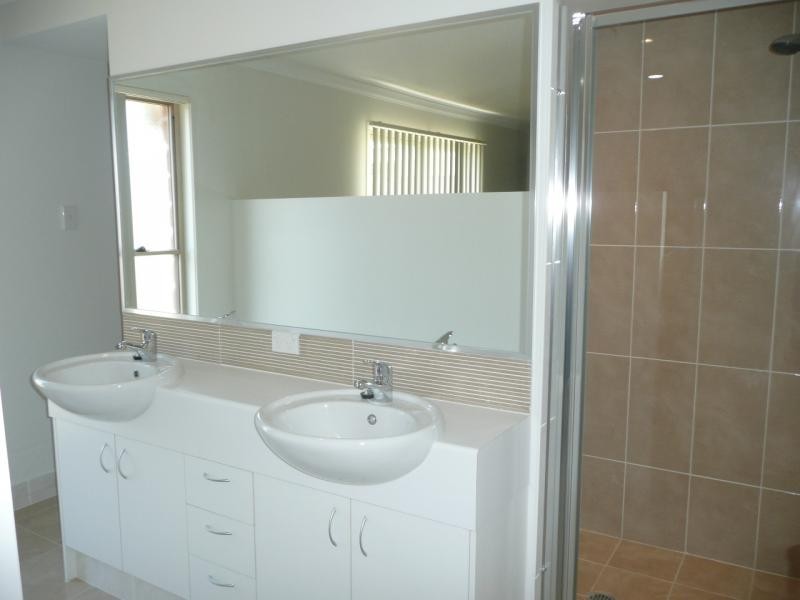 22 Parkhurst Place, Gleneagle QLD 4285