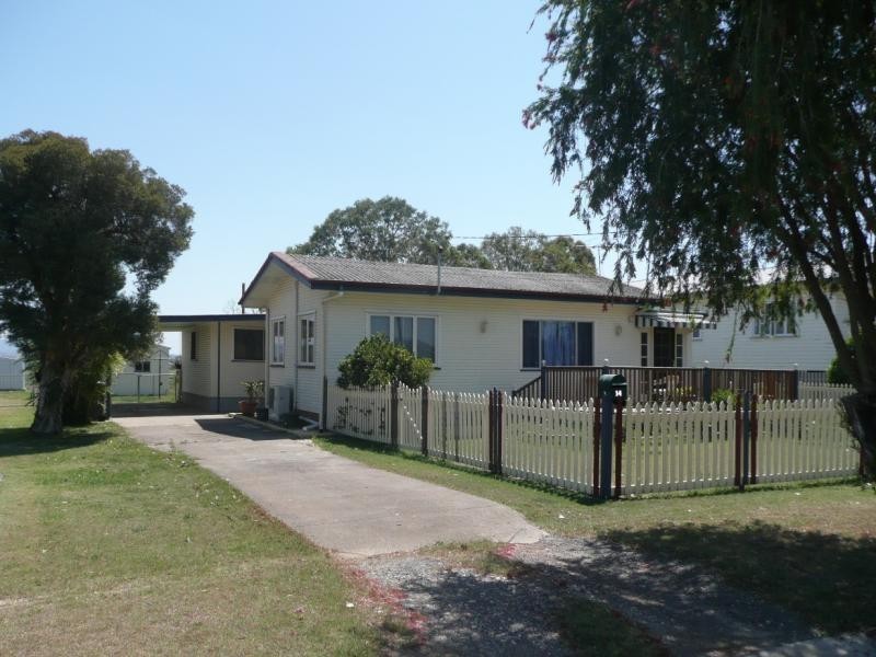 14 Hopkins Street, Beaudesert QLD 4285