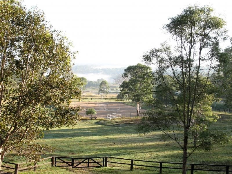 19 Smales Close, Kooralbyn QLD 4285