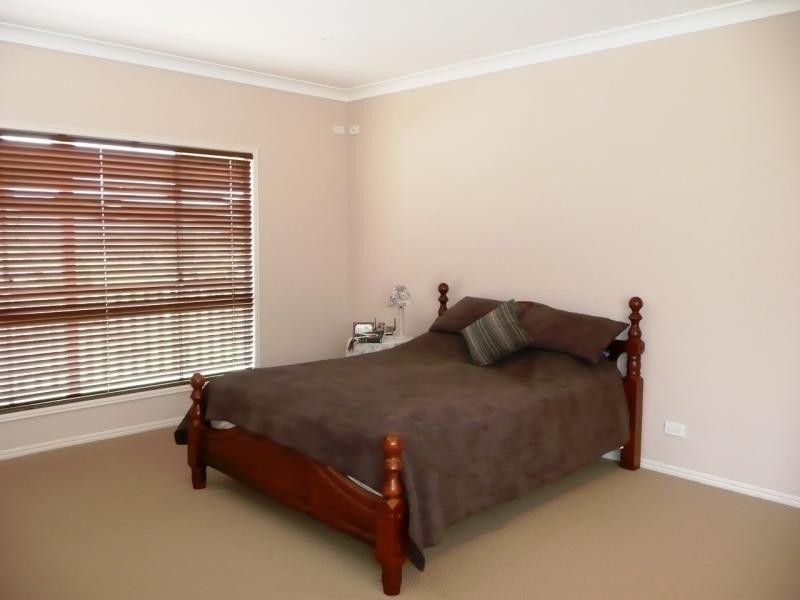 5 Friendship Court, Mundoolun QLD 4285
