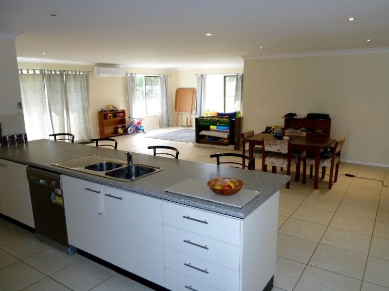 24 Oakdale Court, Gleneagle QLD 4285