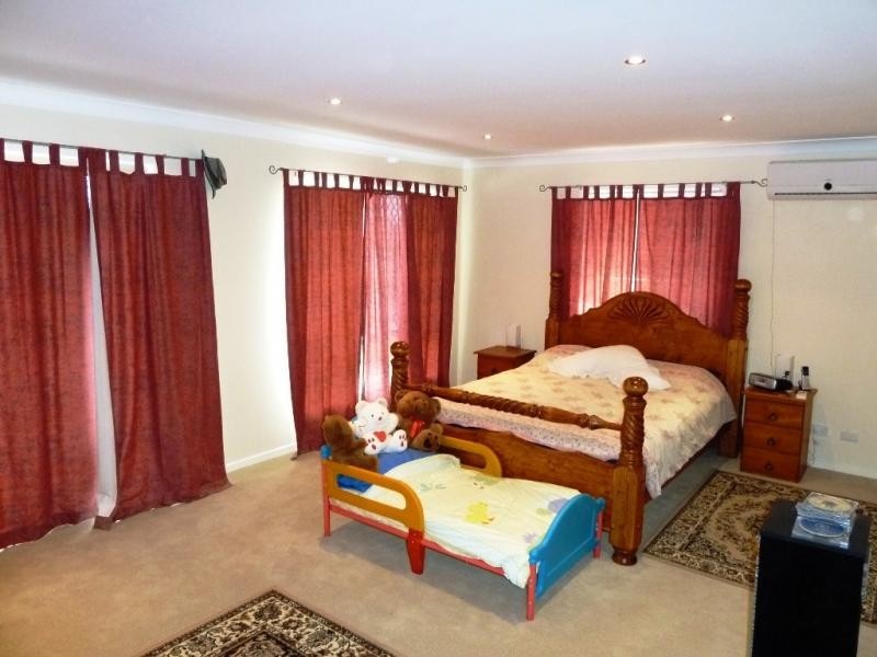 24 Oakdale Court, Gleneagle QLD 4285