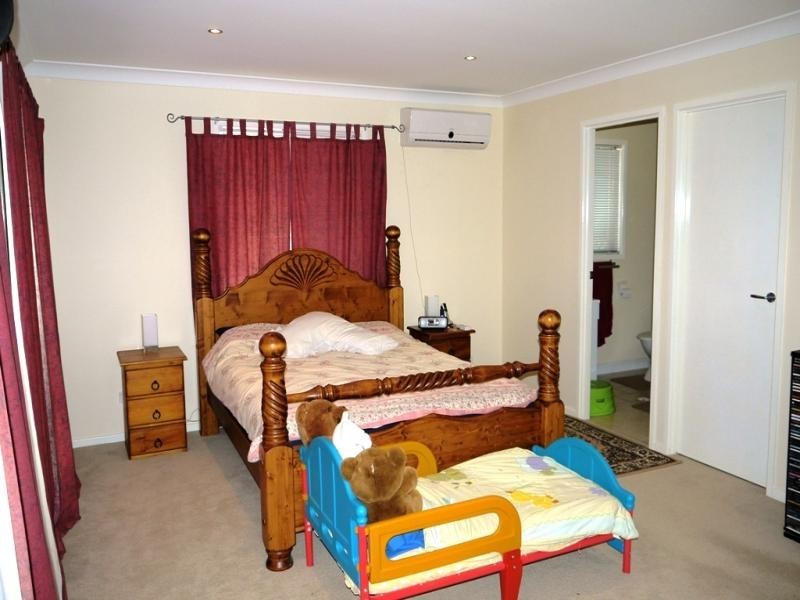 24 Oakdale Court, Gleneagle QLD 4285