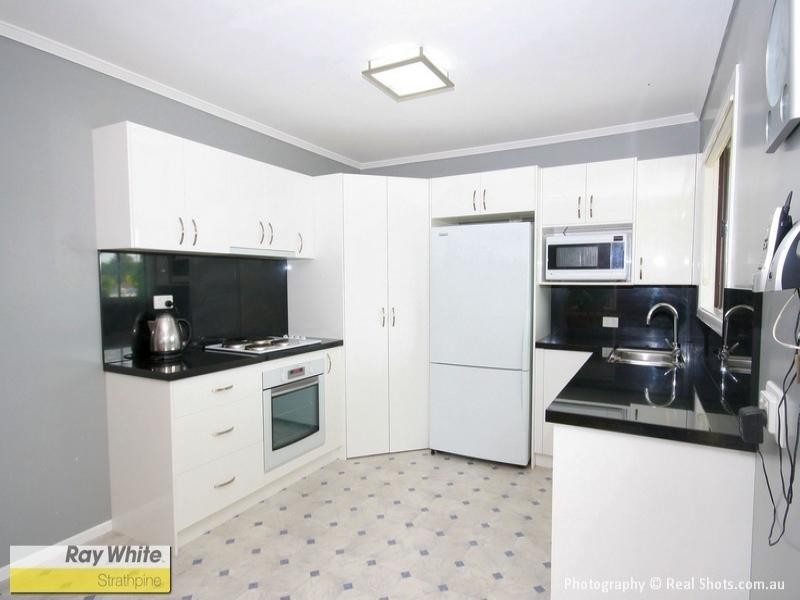 11 Chaucer Pde, Strathpine QLD 4500