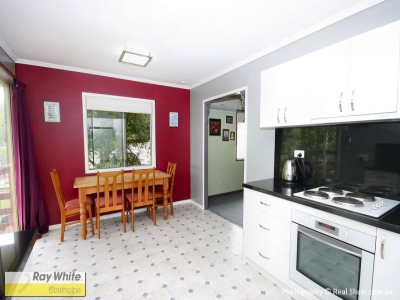 11 Chaucer Pde, Strathpine QLD 4500