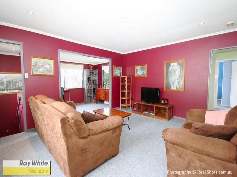 11 Chaucer Pde, Strathpine QLD 4500