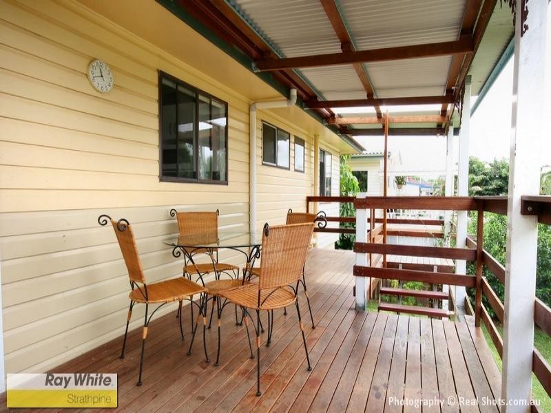 11 Chaucer Pde, Strathpine QLD 4500
