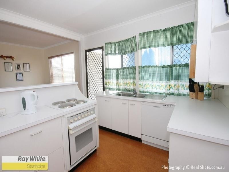 1 Fox Street, Strathpine QLD 4500