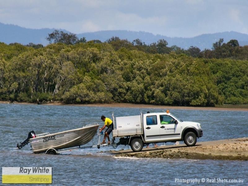 60 Ladybird Street, Kallangur QLD 4503