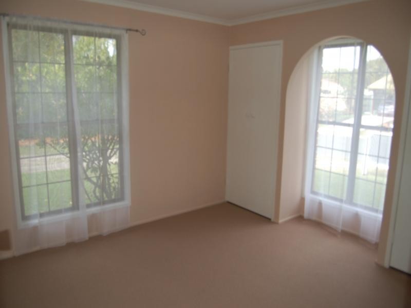 8 Rosewood Drive, Strathpine QLD 4500