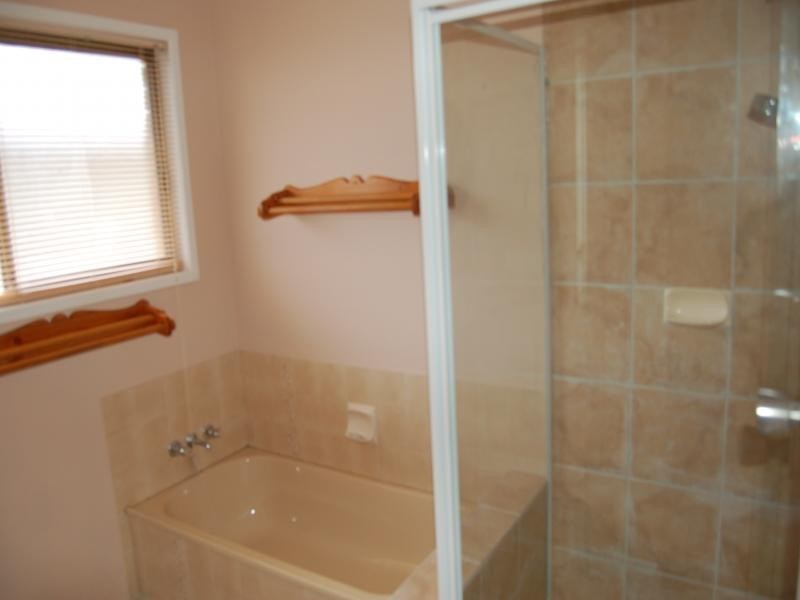 8 Rosewood Drive, Strathpine QLD 4500