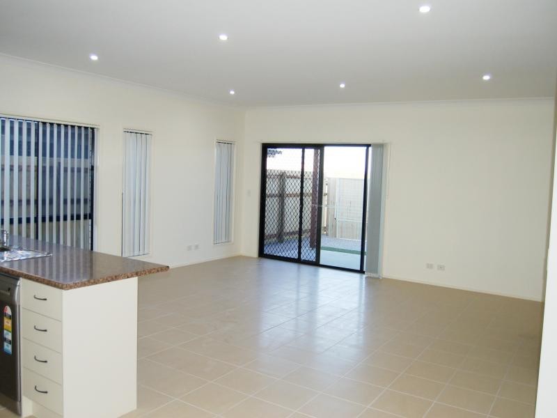 7 Moonie Cr, North Lakes QLD 4509