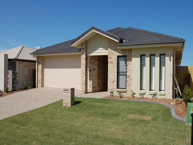 7 Moonie Cr, North Lakes QLD 4509