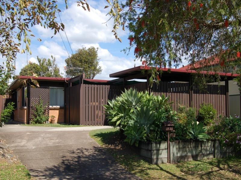 10 Patricia St, Strathpine QLD 4500