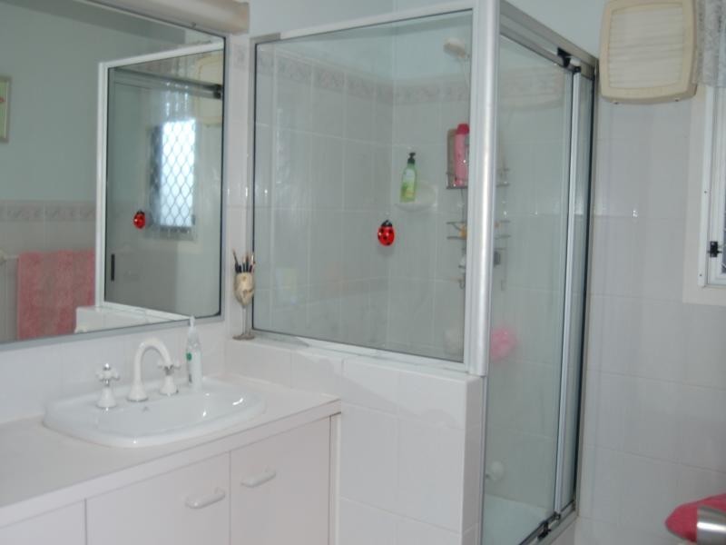 10 Patricia St, Strathpine QLD 4500