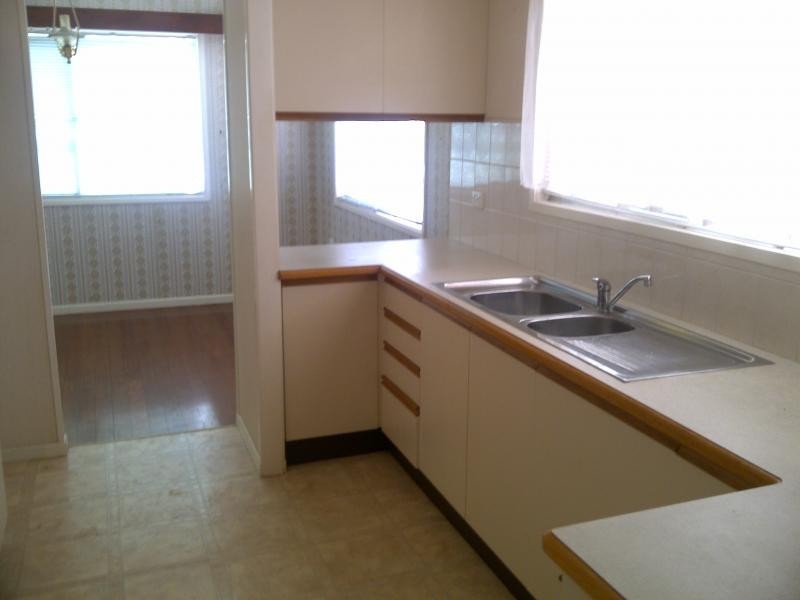 8 Beaufort St, Strathpine QLD 4500