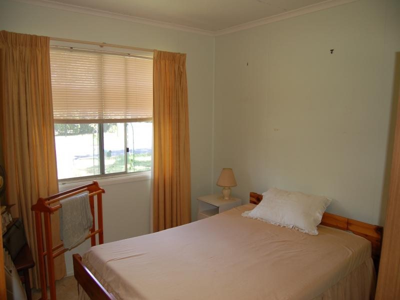8 Beaufort St, Strathpine QLD 4500
