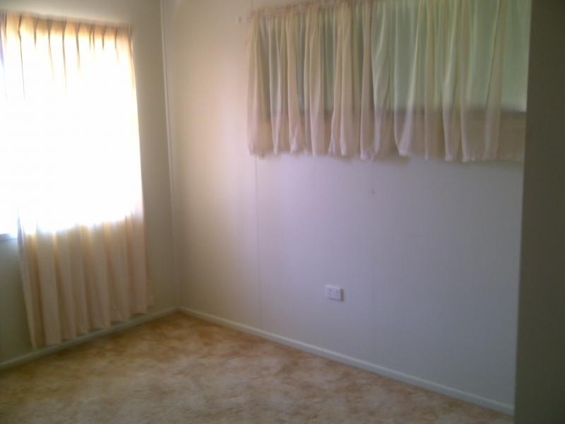 8 Beaufort St, Strathpine QLD 4500