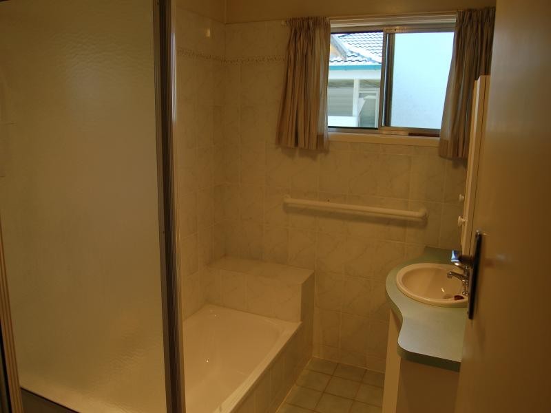 8 Beaufort St, Strathpine QLD 4500