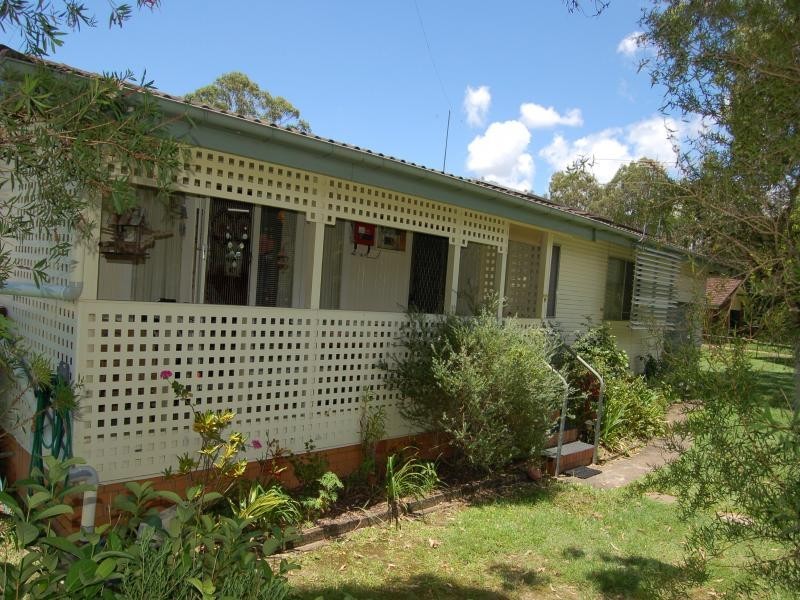 8 Beaufort St, Strathpine QLD 4500