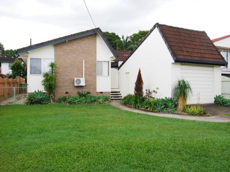 83 Peter St, Strathpine QLD 4500