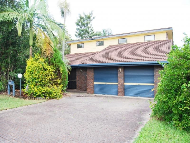 4 Caen Ct, Petrie QLD 4502