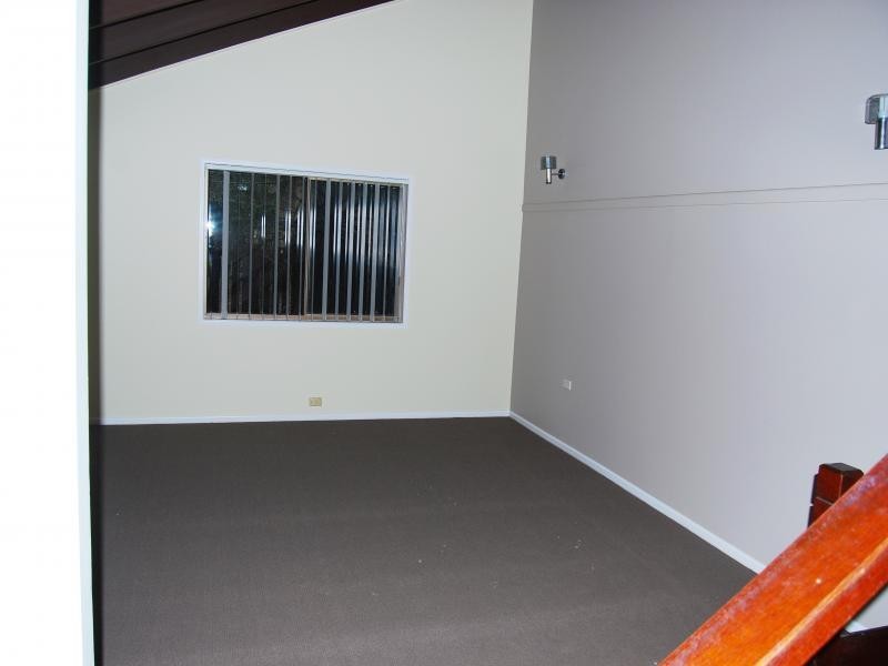 4 Caen Ct, Petrie QLD 4502