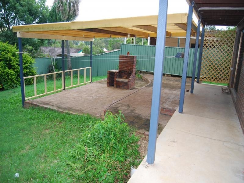 4 Caen Ct, Petrie QLD 4502