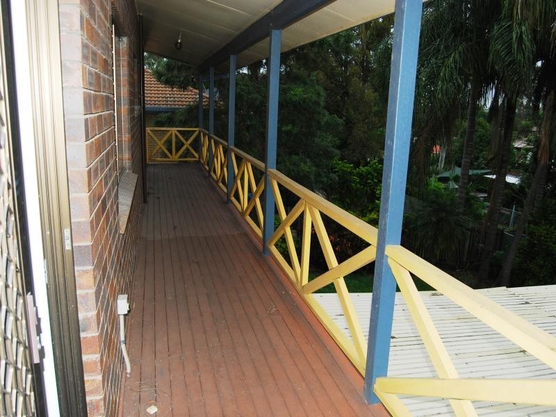 4 Caen Ct, Petrie QLD 4502