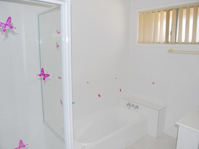 7 Rowland St, Strathpine QLD 4500