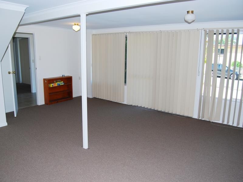 7 Rowland St, Strathpine QLD 4500