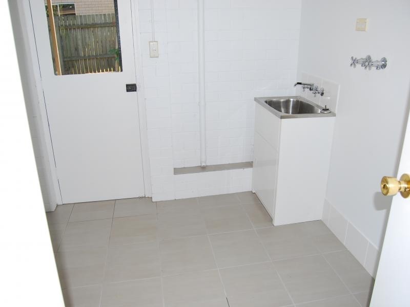 7 Rowland St, Strathpine QLD 4500