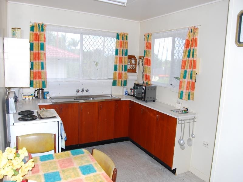 14 Peter St, Strathpine QLD 4500