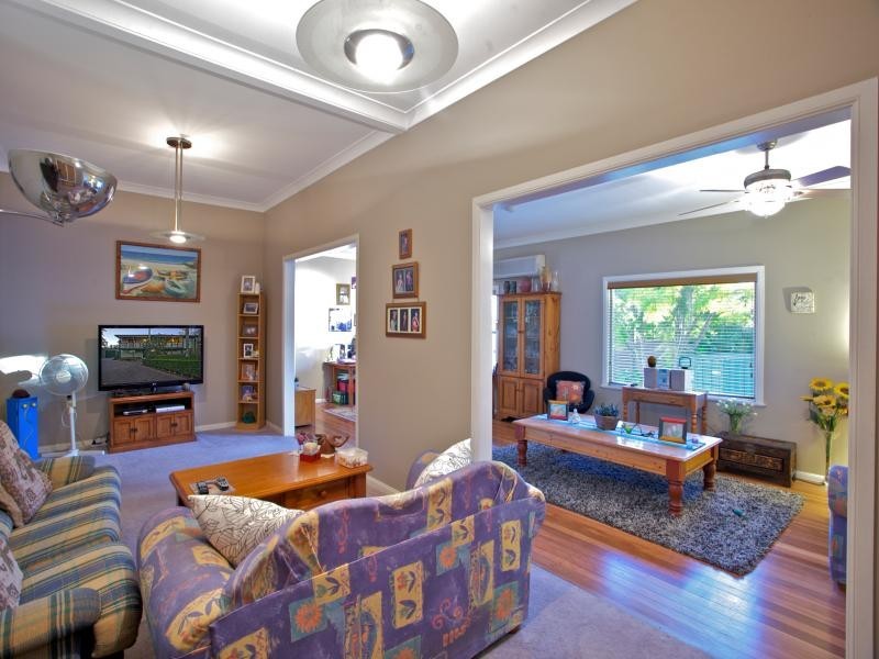 13 Victoria Ct, Petrie QLD 4502