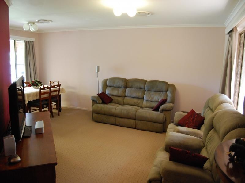 18 Toulouse Ave, Petrie QLD 4502