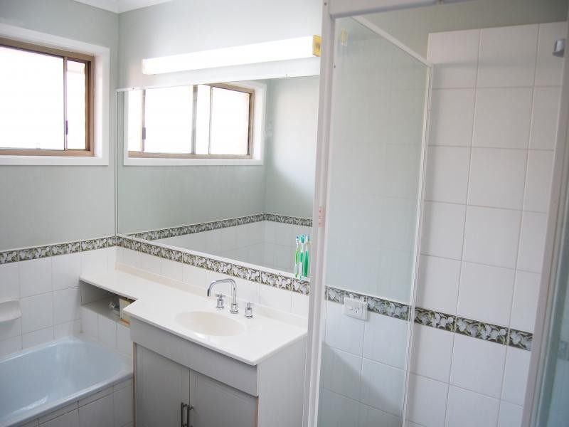 18 Toulouse Ave, Petrie QLD 4502