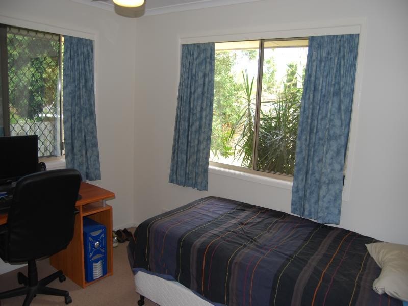 18 Toulouse Ave, Petrie QLD 4502