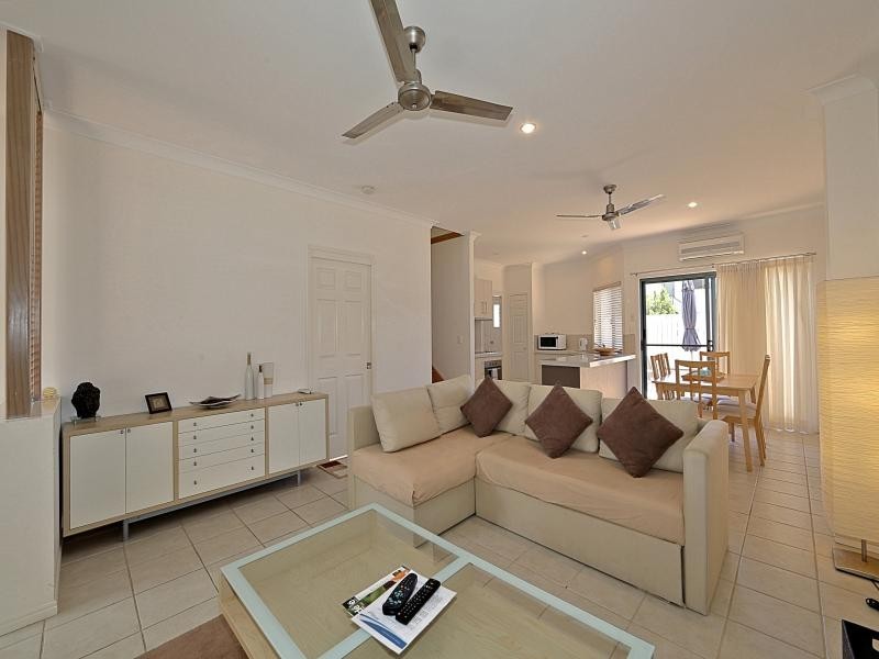 2/54  Johnson Street, Bargara QLD 4670