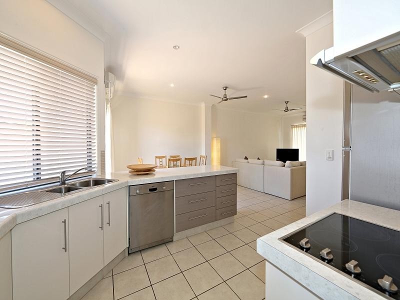 2/54  Johnson Street, Bargara QLD 4670