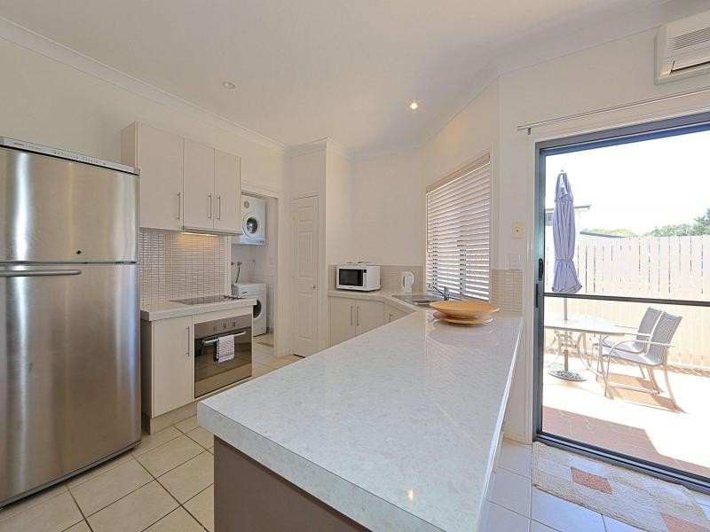 2/54  Johnson Street, Bargara QLD 4670