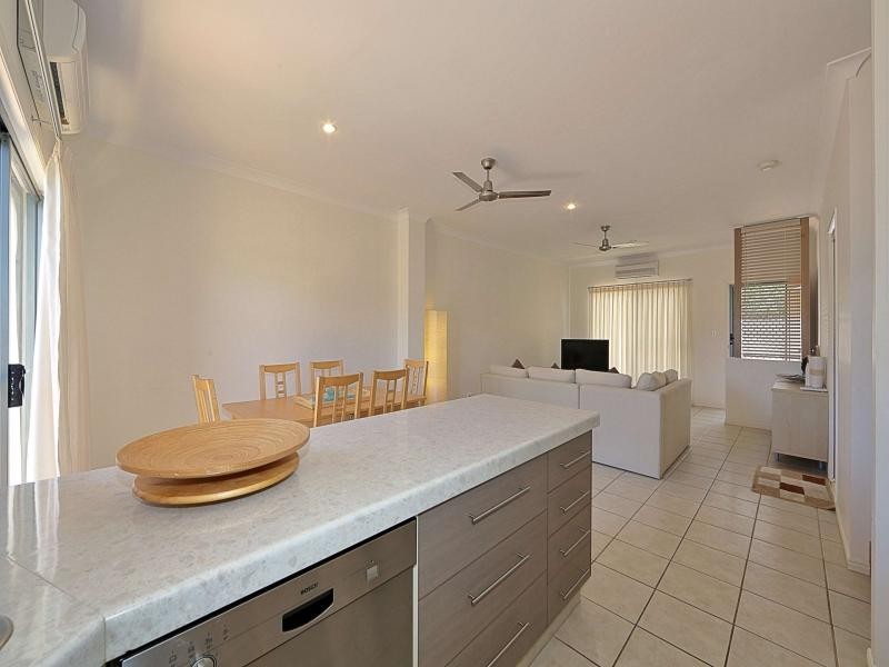 2/54  Johnson Street, Bargara QLD 4670
