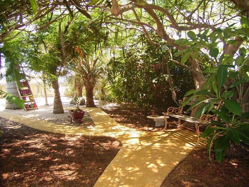 8 Dryden St, Burnett Heads QLD 4670