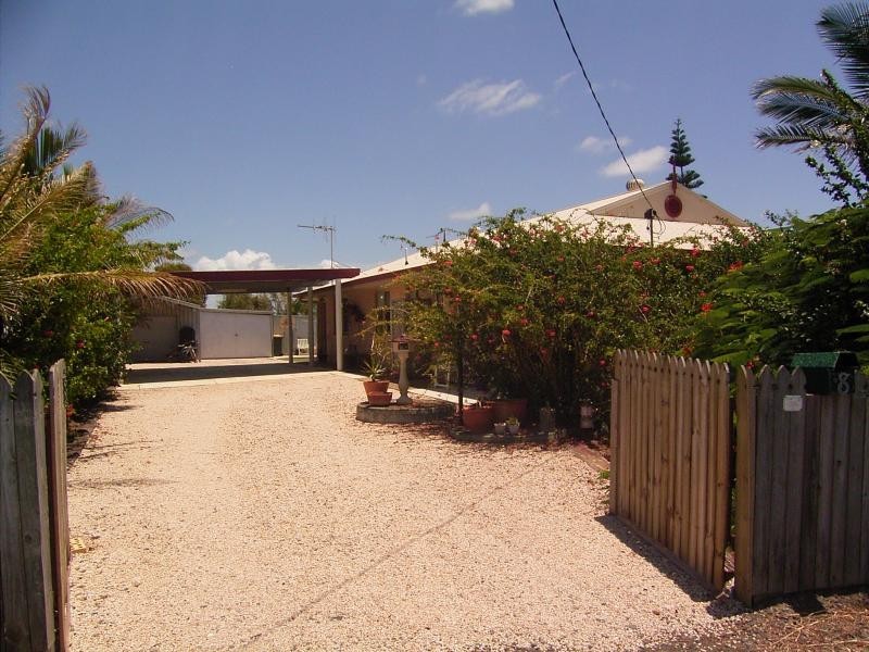 8 Dryden St, Burnett Heads QLD 4670