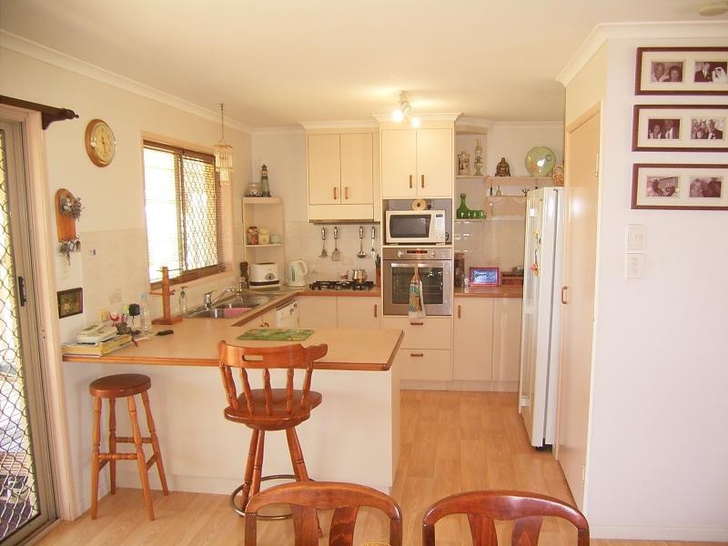 8 Dryden St, Burnett Heads QLD 4670