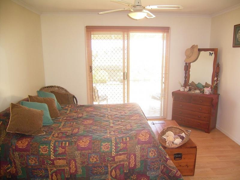 8 Dryden St, Burnett Heads QLD 4670