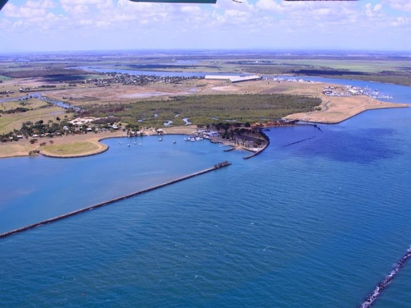 8 Dryden St, Burnett Heads QLD 4670