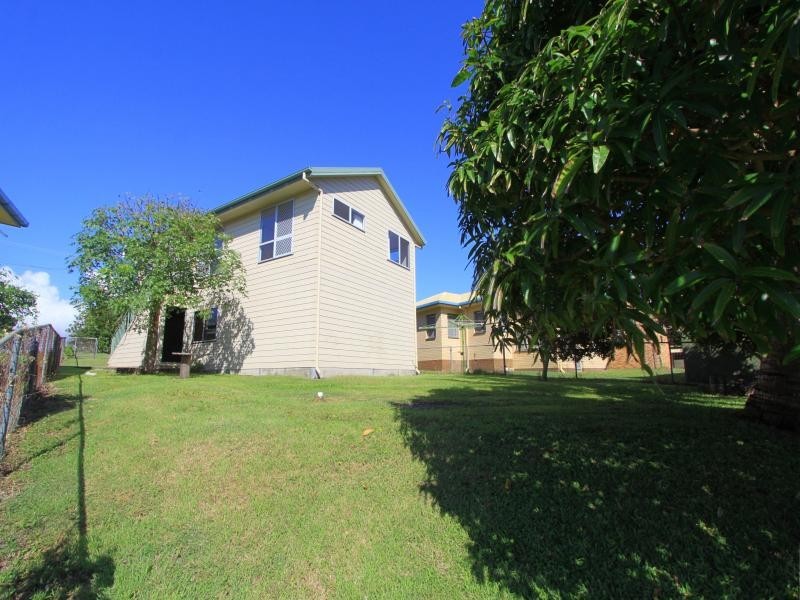 6 Lihs Street, Elliott Heads QLD 4670