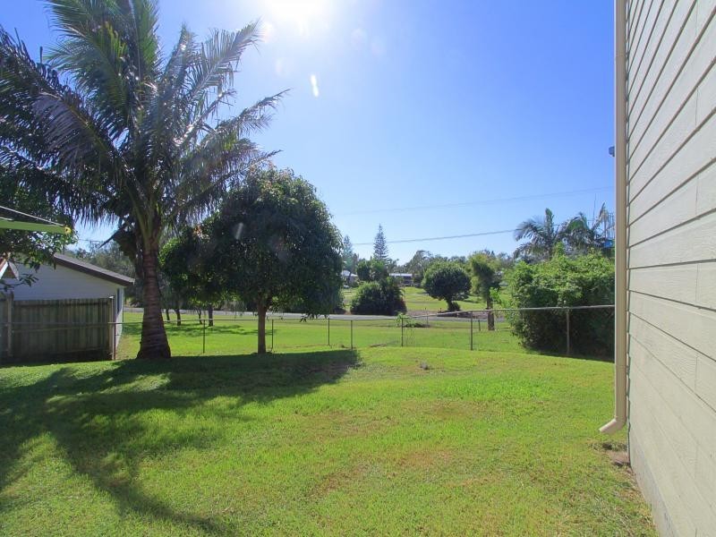 6 Lihs Street, Elliott Heads QLD 4670