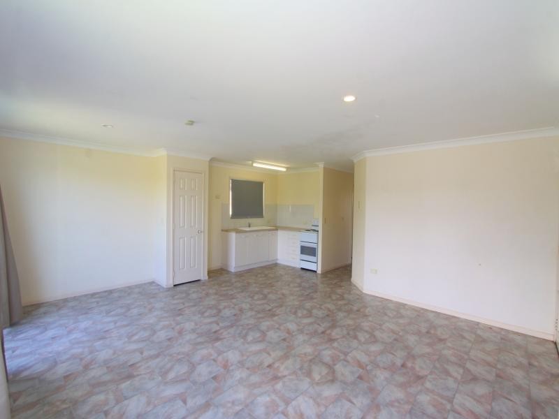 6 Lihs Street, Elliott Heads QLD 4670